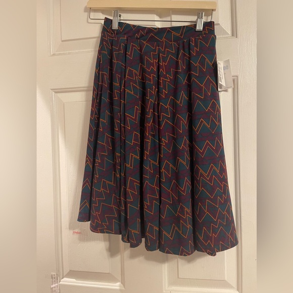 LuLaRoe Dresses & Skirts - NWT LulaRoe Madison skirt xsmall